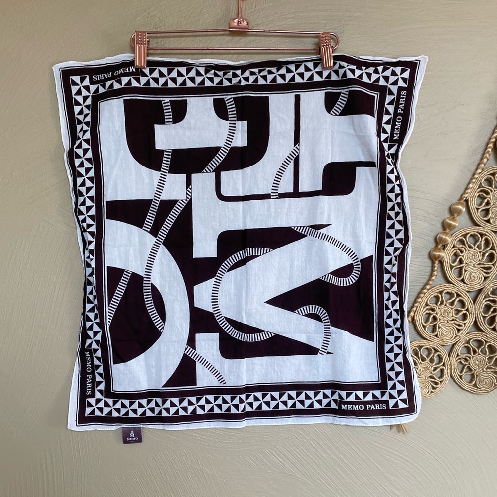 Memo Paris Square Cotton Scare, Brown/Cream Print, 23" x 23"